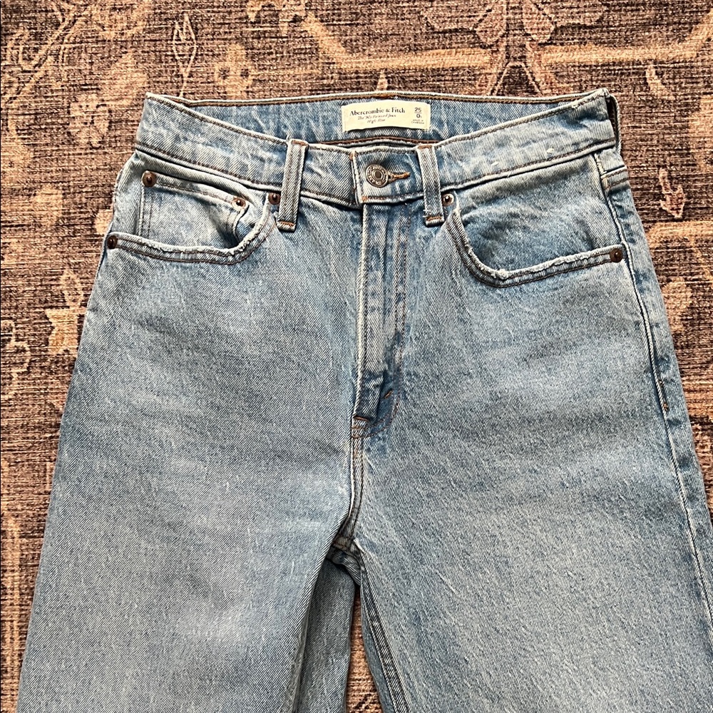 Abercrombie and Fitch 90s relaxed high rise jeans NWT